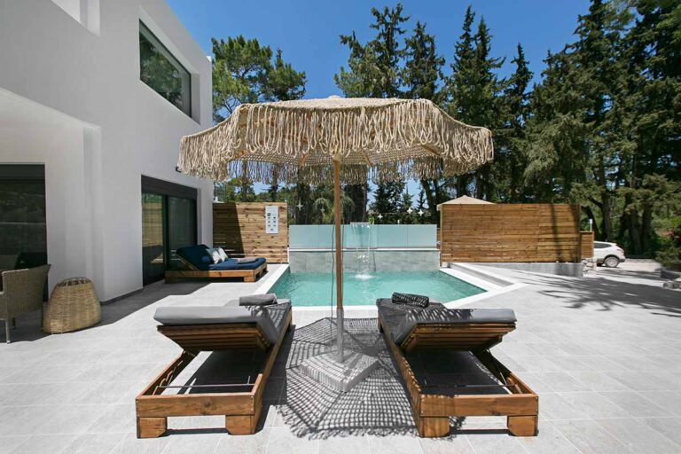 dasylio-emerald-superior-apartment-mini-gallery-1